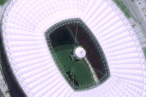 Ilustracja: Pleiades pręży muskuły nad Stadionem Narodowym