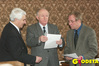 Ilustracja: <b class=pic_title>Profesorska dyskusja. Od lewej Lubomir W. Baran, Bogdan Ney, Kazimierz Czarnecki</b> <br />
<br />
<b class=pic_author>fot.  Jerzy Przywara</b><br />
<br />
