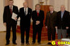 Ilustracja: <b class=pic_title>Druga nagroda dla zespołu geodetów z Podkarpackiego Biura Geodezji i Terenów Rolnych w Rzeszowie za bardzo dobrą jakość wykonania projektu scalenia gruntów obiektu Padew Narodowa, gm. Padew Narodowa (1853 ha)</b> <br />
<br />
<b class=pic_author>fot.  Katarzyna Pakuła-Kwiecińska, Edward Oszmiański</b><br />
<br />
