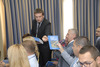Ilustracja: <b class=pic_title>Nowoczesne technologie w prowadzeniu PODGiK</b> <br />
<br />
<b class=pic_description>Każdy z uczestników konferencji otrzymał II wydanie książki pt. Dobre praktyki udziału gmin i powiatów w tworzeniu infrastruktury danych przestrzennych w Polsce</b> <br />
<br />
<b class=pic_author>fot.  Jerzy Królikowski</b><br />
<br />
