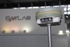 Ilustracja: <b class=pic_title>Intergeo 2015: Odbiorniki GNSS i tachimetry</b> <br />
<br />
<b class=pic_description>Jak zapewnia producent, SatLab SL600 nie dość, że obsługuje wszystkie systemy GNSS, to jeszcze oferuje bardzo szybkiego ?fiksa?</b> <br />
<br />
<b class=pic_author>fot.  JK</b><br />
<br />
