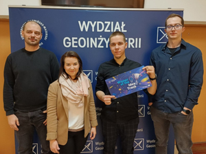 Ilustracja: Zespół z Wydziału Geoinżynierii UWM z nagrodą w konkursie EUSPA