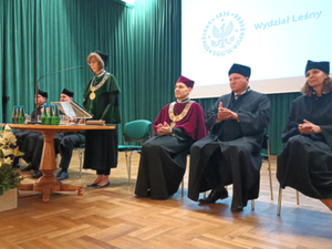Ilustracja: Ruszył nowy rok akademicki na Wydziale Leśnym SGGW