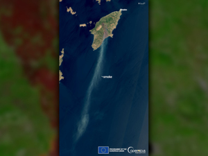 Ilustracja: Pożar na Rodos widziany z kosmosu <br />
Zdjęcie z satelity Sentinel-3 (fot. ESA, Copernicus)
