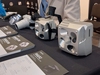 Ilustracja: <b class=pic_title>Intergeo 2022: skanery, systemy, sensory</b> <br />
<br />
<b class=pic_description>W tym roku na Intergeo wystawiono mnóstwo sensorów dla dronów. Tu widzimy kamery do wykonywania zdjęć ukośnych chińskiej firmy RainPoo</b> <br />
<br />
<b class=pic_author>fot.  Jerzy Królikowski</b><br />
<br />
